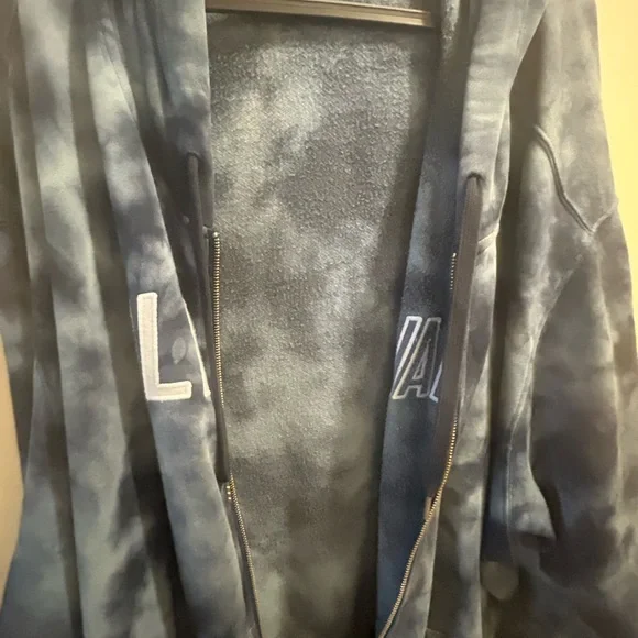 Plus Size- Old Navy Blue Tie-Dye Hoodie. Size 4X - Picture 4 of 5